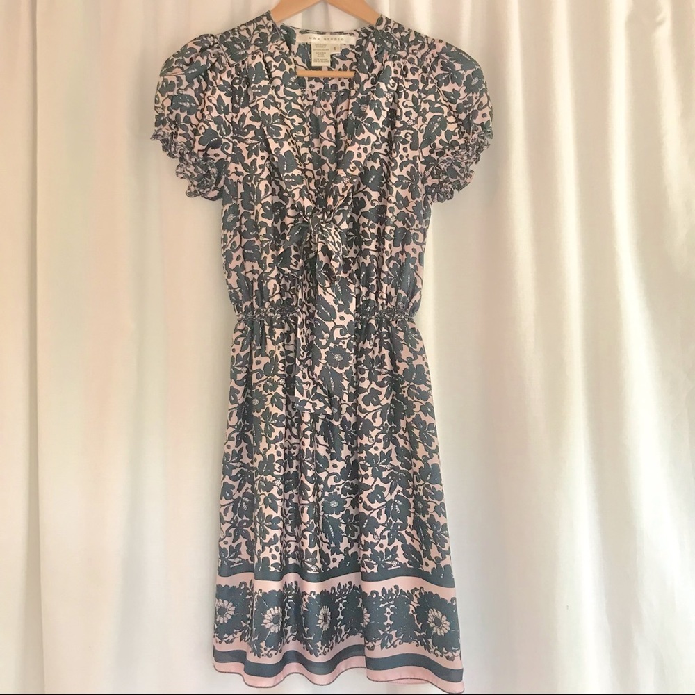 4 for $35 🍄 Navy & Pink Satin Max Studio Pace Print Dress